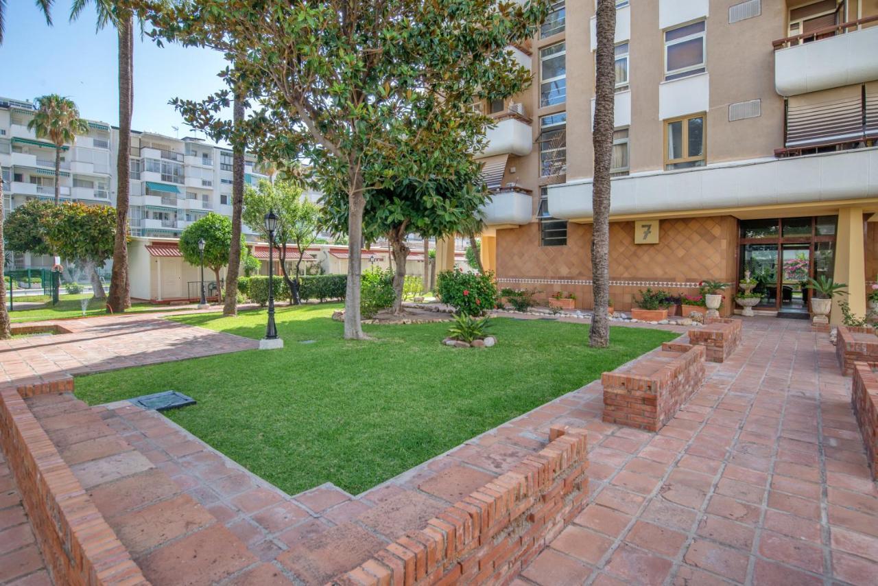 Arpa De Treboles - Carihuela Views! Apartman Torremolinos Kültér fotó
