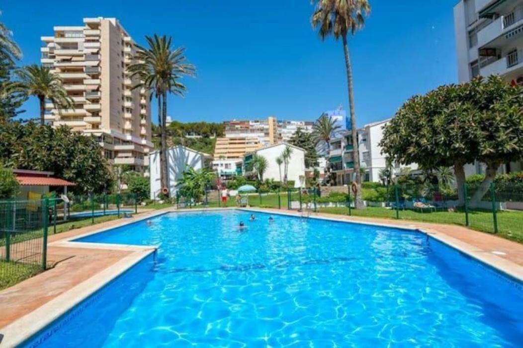 Arpa De Treboles - Carihuela Views! Apartman Torremolinos Kültér fotó