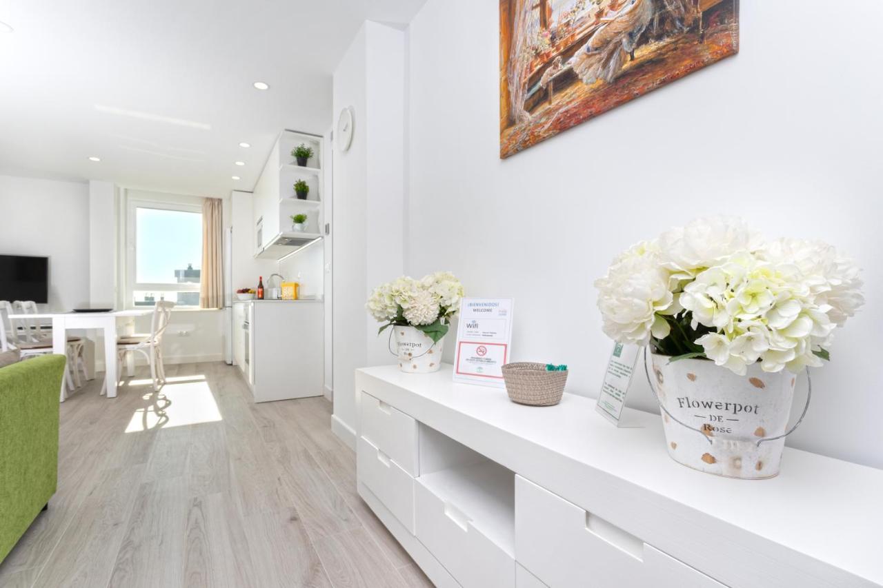Arpa De Treboles - Carihuela Views! Apartman Torremolinos Kültér fotó